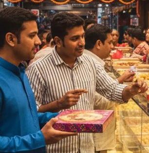 सावधान! दिवाळीत तुमच्या घरीही येऊ शकतं 'विष'; 'अशी' झटपट ओळखा भेसळयुक्त मिठाई