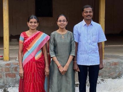 Farmers Daughter Swega Saminathan Wins Rs 3 Crore US Scholarship From University Of Chicago | शेतकऱ्याच्या मुलीची कमाल! अमेरिकी विद्यापीठाची 3 कोटी रुपयांची मिळवली शिष्यवृत्ती!