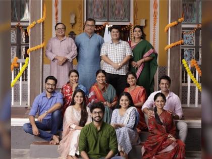 Leena Bhagwat & Mangesh kadam took a break from the Thipkyanchi Rangoli serial | 'ठिपक्यांची रांगोळी'मधून दोन मुख्य कलाकारांनी ब्रेक घेत गाठली अमेरिका, आता कारण आलं समोर