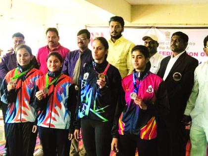 Bronze medal for two players in the National T- | राष्ट्रीय तलावारबाजी स्पध्रेत जिल्हय़ातील दोन खेळाडूंना कांस्य पदक