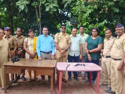 sword, airgun in the house; One was picked up by the police | घरात तलवार, एअरगन; पाेलिसांनी एकास उचलले