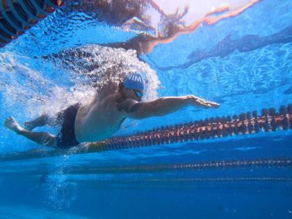 8 pm to 8 am...32 km swimming; A special healthy weekend competition | रात्री ८ ते सकाळी ८...३२ किलोमीटर स्विमिंग; एक खास आरोग्यदायी वीकेन्ड स्पर्धा