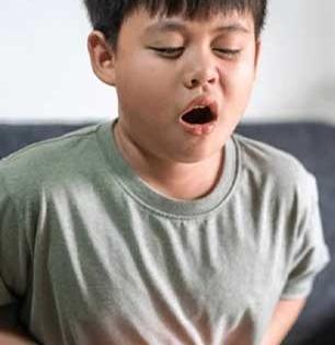 मुलांच्या पोटात जंत झाले आहेत हे सांगणारी ९ लक्षणं! मुलं पोटदुखीने पडतील आजारी - वाढ खुंटेल...