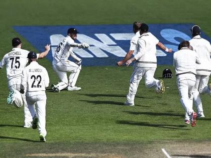 England's most embarrassing Test defeat in 146 years; New Zealand win by one run | इंग्लंडचा १४६ वर्षांत कसोटीत सर्वांत लाजिरवाणा पराभव; न्यूझीलंडचा एका धावेने विजय