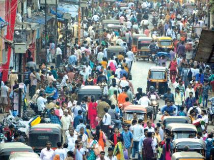 As the commissioners back off, on the paved roads; Picture from Kalyan-Dombivali | आयुक्तांची पाठ फिरताच फेरीवाले रस्त्यांवर; कल्याण-डोंबिवलीतील चित्र