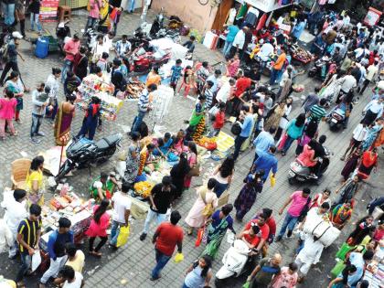 The encroachment caused Condi's position to be 'the same'; Will you wake up when you go to life? | अतिक्रमणामुळे कोंडीची स्थिती ‘जैसे थे’; आता जीवानिशी गेल्यावर जाग येणार का?