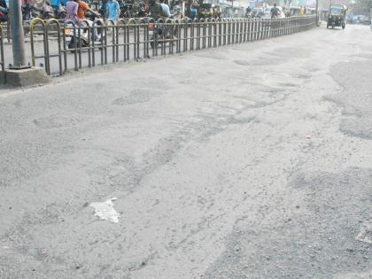 Kalyan-Dombivali roads 'bust' perpetuated; The municipality ignored the pits | कल्याण-डोंबिवलीत रस्त्यांचे ‘दिवाळे’ कायम; खड्डे बुजवण्याकडे महापालिकेचे दुर्लक्ष