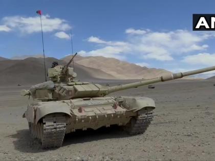 t-90 and t-72 tanks are deployed in ladakh by india indian soldiers will teach lessons to enemies even in 40 degrees | India-China standoff: भारताकडून लडाखमध्ये टी-९० आणि टी-७२ टँक तैनात; चीनला शिकवणार धडा