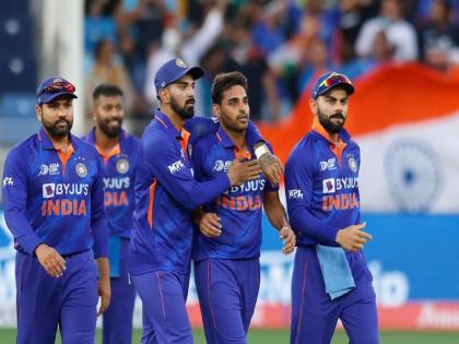 T20 Asia Cup 2022 Ind vs Pak Highlight pakistan give target to india of 148 runs for win | Asia Cup 2022 Ind vs Pak: भारतीय गोलंदाजांसमोर पाकिस्तानचे लोटांगण; भुवनेश्वर, हार्दिकने दिले धक्के