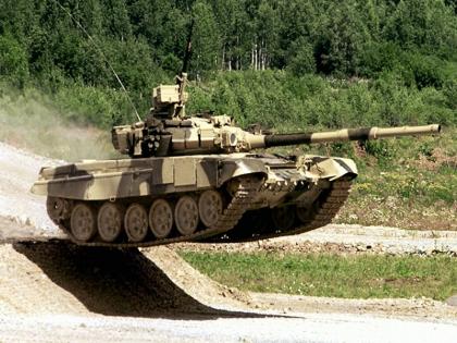 With own T-90 tanks, Indian Army participates in Tank competition in Russia | रशियामध्ये धडाडणार भारताचे टी-90 रणगाडे