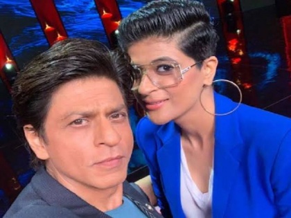 Shah Rukh's hairstyle was copied by his wife Ayushaman Khuraran's wife Tahira Kashyap | चक्क शाहरुखची हेअर स्टाइल कॉपी केली आयुष्यमान खुराणाच्या पत्नीने, फोटो आला समोर