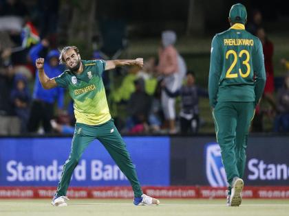 ICC World Cup 2019 : First time a spinner has bowled the first ball of a World Cup, This is the first time Imran Tahir is bowling the first ball of an ODI EVER | ICC World Cup 2019 : पहिले षटक, पहिली विकेट; इम्रान ताहीरचा विक्रम