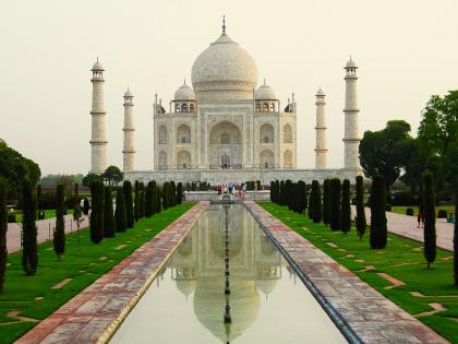 Monsoon can be the best season to visit taj mahal due to this reasons | पावसाळ्यात ताजमहाल पाहण्याची असते वेगळी मज्जा!