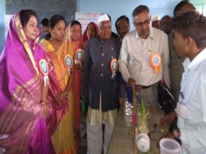 108 equipment in Navapur taluka science exhibition | नवापूर तालुका विज्ञान प्रदर्शनात 108 उपकरणे