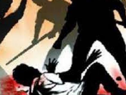 A youth was chased in Shivaji Peth Kolhapur and attacked with a fatal sword; attackers escape | Kolhapur Crime: शिवाजी पेठेत पाठलाग करून तरुणावर जीवघेणा तलवार हल्ला; हल्लेखोर पसार