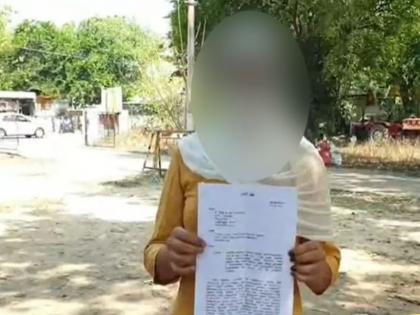 'Husband provides 20-year-old girl to leaders, I..." Woman's allegations heat up politics in this state | "पती नेत्यांना पुरवतो २० वर्षांच्या मुली, मला…’’, महिलेच्या आरोपांनी या राज्यातील राजकारण तापले 'Husband provides 20-year-old girl to leaders, I..." Woman's allegations heat up politics in this state | "पती नेत्यांना पुरवतो २० वर्षांच्या मुली, मला…’’, महिलेच्या आरोपांनी या राज्यातील राजकारण तापले
