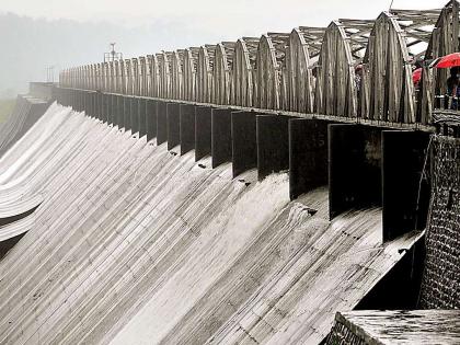 Mumbaikars, how will the next month of May pass...! 7. 90 percent water storage in dam, possibility of water reduction | मुंबईकरांनो, पुढचा मे महिना कसाबसा निघणार ...! ७ धरणात ९० टक्के पाणीसाठा, पाणीकपातीची शक्यता