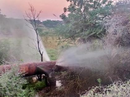 A leak in the Tapi vessel | तापी जलवाहिनीला लागली गळती