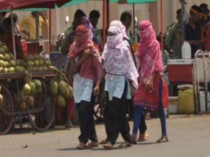 Nandurbar was scattered at 44 degree temperature | 44 अंश तापमानाने नंदुरबारकर होरपळले Nandurbar was scattered at 44 degree temperature | 44 अंश तापमानाने नंदुरबारकर होरपळले