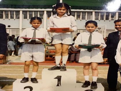 Taapsee Pannu shares adorable throwback picture in school uniform | कोणीही गॉडफादर नसताना ही अभिनेत्री गाजवतेय बॉलिवूड, देतेय करिना, आलियाला टक्कर