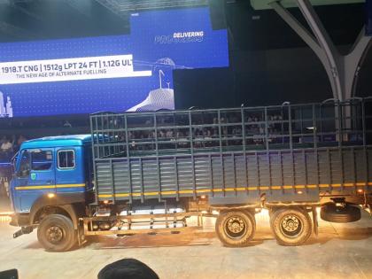 Tata Motors Launches India’s First CNG Truck with ADAS | Tata ने लाँच केला पहिला CNG ट्रक; स्वस्त अन् जास्त प्रवासासोबतच अपघात रोखणारी 'फुल प्रूफ' यंत्रणा!