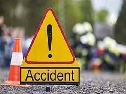 A freak accident involving a cruiser, two cars and a two-wheeler occurred after the cargo truck driver lost control at Tavandi Ghat on the Pune-Bangalore National Highway One killed, 17 injured | चालकाचा ट्रकवरील ताबा सुटल्याने तवंदी घाटात अपघातात, एक ठार, १७ जखमी; देवदर्शनाला जाताना विचित्र घटना