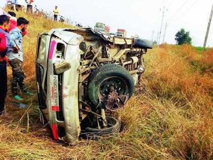 Speedy Tavera overturned in Nagpur district: two killed, seven injured | नागपूर जिल्ह्यात भरधाव तवेरा उलटली : दोघांचा मृत्यू, सात जखमी