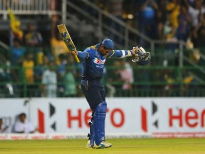 107 runs in 56 balls with 14 fours and 4 sixes; Tillakaratne Dilshan becomes the first player to score a century in Road Safety World Series history | १८ चेंडूंत ८० धावा! दुबईत श्रीलंकेनं आशिया चषक जिंकला अन् कानपूरमध्ये ४५ वर्षीय तिलकरत्ने दिलशानने झळकावले शतक