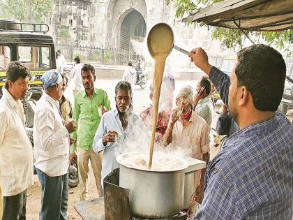 International Tea Day: from small tapari to hifi outlet; A handsome cup of tea that gives you a snack | लहानशी टपरी ते हायफाय आऊटलेट; घोटभर घेताच तरतरी देणाऱ्या कपभर चहाचा देखणा प्रवास