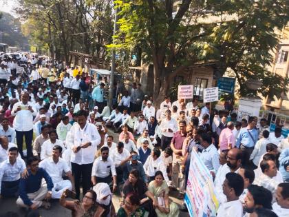 Don't do non-academic work, let the students teach! Teachers' march on Commissioner's office | अशैक्षणिक कामे नकाे, विद्यार्थ्यांना शिकवू द्या! आयुक्त कार्यालयावर शिक्षकांचा माेर्चा