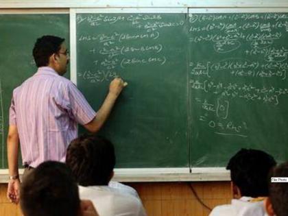 We deliver results with quality but they why not getting awards Questions teachers in private English schools | आम्ही रिझर्ल्ट आणि गुणवत्ताही देतो, मग पुरस्कार का नाही? खासगी इंग्रजी शाळांतील शिक्षकांचा सवाल