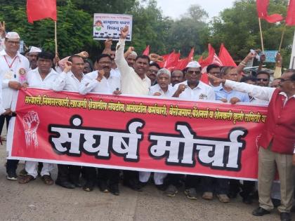 Elgar of teachers, employees, workers against the government; The struggle marched to Danan | शिक्षक, कर्मचारी, कामगारांचा सरकारविरुद्ध एल्गार; संघर्ष मोर्चा दणाणला