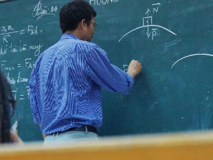 Information Commissioner's warning; Education Department on alert! Will provide information about caste validity certificate of employees | माहिती आयुक्तांचा बडगा; शिक्षण विभाग ताळ्यावर! कर्मचाऱ्यांच्या जात वैधता प्रमाणपत्राची माहिती देणार
