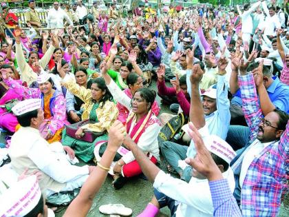 Morcha stucked for demands declare in the Legislative Assembly | विधानसभेत घोषणा करण्याच्या मागणीसाठी अडला मोर्चा