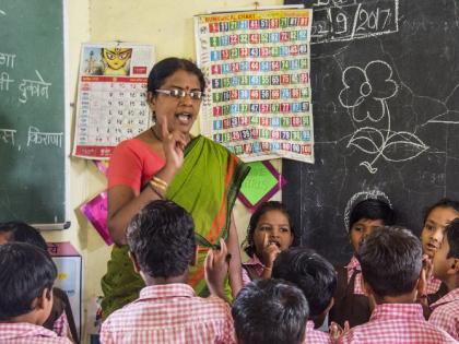 Stop my transfer sir! The teachers will run soon, the process will stop | माझी बदली थांबवा साहेब! शिक्षकांची धावपळ उडणार, प्रक्रिया रखडली