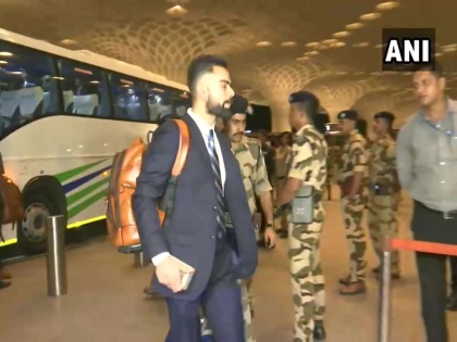 Team India leaves for England for mission World Cup | मिशन वर्ल्डकपसाठी टीम इंडिया इंग्लंडकडे रवाना 