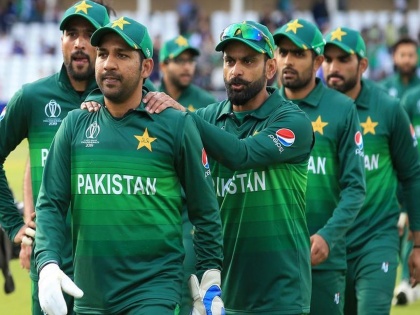 India vs Pakistan World Cup 2019: Former cricketers sneaky against Pakistan team | India Vs Pakistan World Cup 2019: माजी खेळाडूंची पाक संघावर सडकून टीका