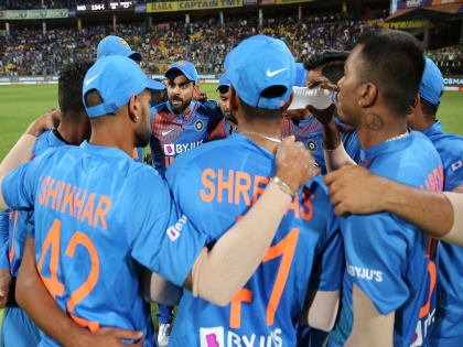 Breaking : Team India squad for 3-match ODI series against South Africa, Hardik Pandya, Bhuvi and Dhawan make comback | Breaking : दक्षिण आफ्रिकेविरुद्धच्या मालिकेसाठी टीम इंडियाची घोषणा, हार्दिकसह तिघांचे पुनरागमन