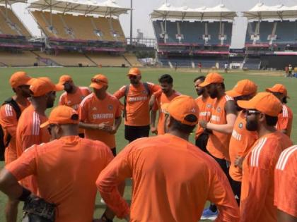 Ahead of their opening World Cup fixture against Australia in Chennai Team India have got a new training kit that resembles the famous Netherlands  | हा नेदरलँड्सचा नाही भारताचा संघ आहे! भगव्या जर्सीत दिसली टीम इंडिया, चेन्नईत सुरू केला सराव