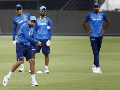 Indian cricket team jersey for 2019 ICC World Cup | वर्ल्ड कपसाठी भारतीय संघाचा नवा लूक; प्लॅस्टिकच्या पुनर्वापरातून तयार केली जर्सी 