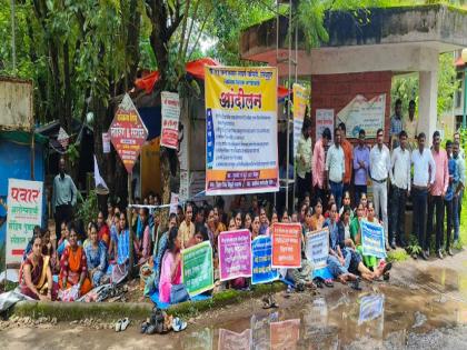 DED unemployed of Sindhudurg district united for indefinite agitation | शाळा आमची, पोरा आमची, शिक्षक कित्या भायलो; सिंधुदुर्ग जिल्ह्यातील डीएड बेरोजगार बेमुदत आंदोलनासाठी एकवटले