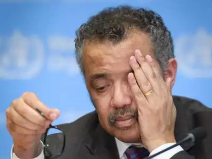 Coronavirus : who director general dr tedros gets trolled after love tweet vrd | Coronavirus : WHO प्रमुखांनी ट्विटरवर लिहिलं 'लव्ह'; लोकांनी विचारलं फक्त शींबरोबरच?