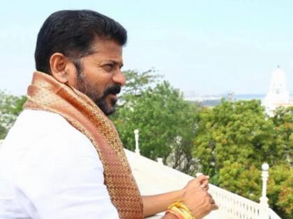 Successful journey of Congress State President to Telangana Chief Minister Revanth Reddy | पोलिसांनी अटकेसाठी ज्यांच्या घराचा दरवाजा तोडलेला, तेच रेवंत रेड्डी आज झाले CM!