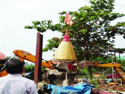 Action on the temple was stopped at Buldosar, Kalyan East temple and Ganeshotsav | मंदिरावर बुलडोझर, कल्याण पूर्वेतील मंदिर, गणेशोत्सवात टळली होती कारवाई