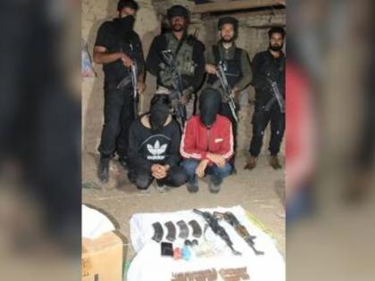 'Hybrid terrorists' hiding in Kashmir Valley, two arrested from Shopian, AK-56 and ammunition seized! | काश्मीरच्या खोऱ्यात लपलेत 'हायब्रिड दहशतवादी', शोपियानमधून दोघांना अटक, एके-५६ सहित दारुगोळा जप्त! 'Hybrid terrorists' hiding in Kashmir Valley, two arrested from Shopian, AK-56 and ammunition seized! | काश्मीरच्या खोऱ्यात लपलेत 'हायब्रिड दहशतवादी', शोपियानमधून दोघांना अटक, एके-५६ सहित दारुगोळा जप्त!