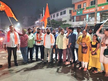 shiv sainik of thackeray group protest in front of bjp office in alibaug | अलिबागमध्ये ठाकरे गटाच्या शिवसैनिकांची भाजप कार्यालयासमोर निदर्शने