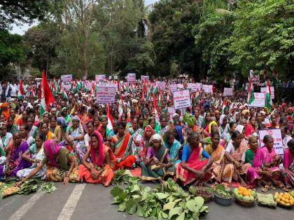 Video Swaminarayan Sanghatana rally in Thane | Video : श्रमजीवी संघटनेचा ठाणे जिल्हाधिकारी कार्यालयावर मोर्चा