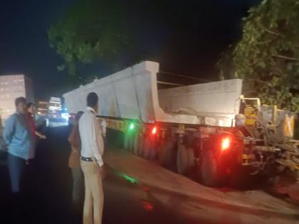 Accident to trailer transporting Metro pillars Thane to Ghadbandar traffic closed for six hours | मेट्रोचे पिलर वाहतूक करणाऱ्या ट्रेलरला अपघात; ठाणे ते घाेडबंदर वाहतूक सहा तास बंद