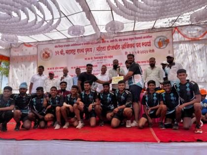 thane senior men group won second place in dodgeball state tournament | डॉजबॉल राज्य स्पर्धेत ठाणे वरिष्ठ गट पुरुष गटाने पटकावला द्वितीय क्रमांक