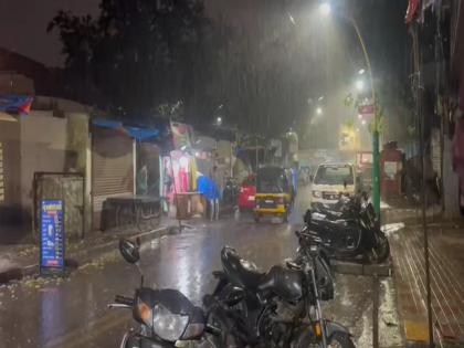 5.84 mm rain in Thane, rain in the city with thunderstorms | ठाण्यात ५.८४ मिमी पाऊस, शहरात ढगांच्या गडगडाटात पावसाची हजेरी